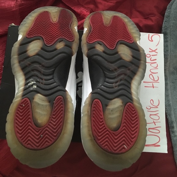 SZ 7 AIR JORDAN TUXEDO 11 & SZ 7 AIR JORDAN 6 - Picture 3 of 8